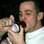 Steve-O perde o pudor e acende um cigarro de maconha na première do filme Jackass. Foto: Grosby Group / BrainPix / Getty Images / Reprodução