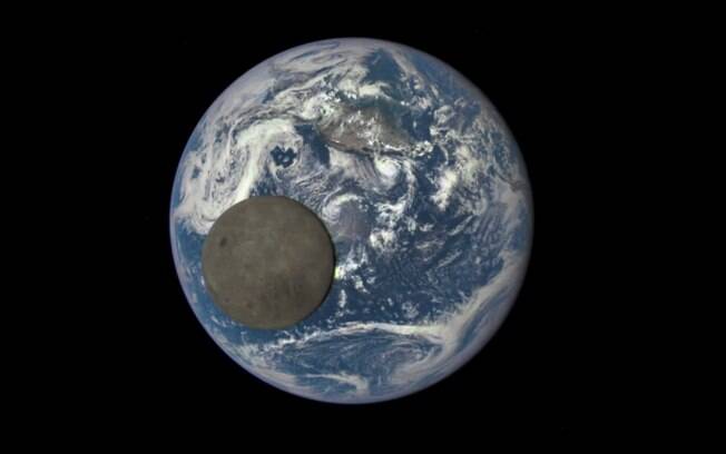 'É surpreendente como a Terra é muito mais brilhante do que a Lua', disse cientista do projeto DSCOVR