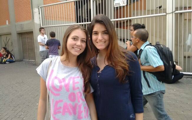 Juliana Toleti e Bruna Belloto prestaram o Enem 2014 com treineiras no campus da Uninove, Barra Funda. (9/11)