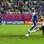 A bola passa perto, mas Klose perde chance de gol. Foto: Getty Images
