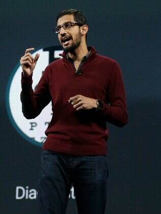 Sundar Pichai, vice-presidente de Android, Chrome e Apps, mostra as novidades do Android L no Google I/O