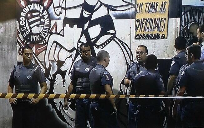 Policiais em frente à sede da Pavilhão 9, onde uma chacina fez 8 mortos em 19.4.15. Foto: Reprodução de TV