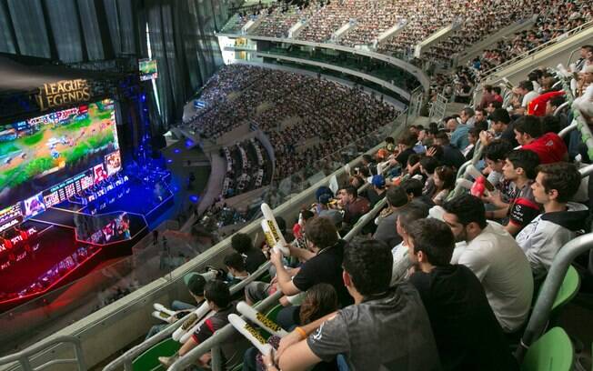 Em 2015, a final do Campeonato Brasileiro de LoL aconteceu no estádio do Palmeiras Em 2015, a final do Campeonato Brasileiro de LoL aconteceu no estádio do Palmeiras
