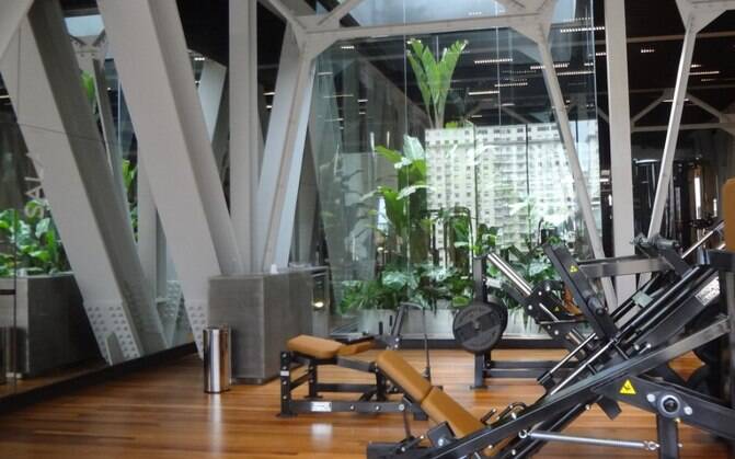 Espaço tem sala de maquiagem e vestiários individuais