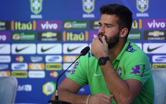 Goleiro Allison concede entrevista coletiva durante a preparação para as eliminatórias da Copa 2018 Goleiro Allison concede entrevista coletiva durante a preparação para as eliminatórias da Copa 2018