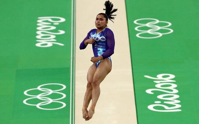 Dipa Karmakar faz seu salto nos Jogos do Rio 2016. Indiana ficou em 4º lugar