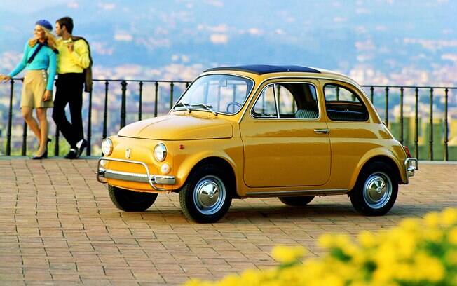 O Fiat 500 da geração passada foi um dos primeiros carros pequenos a ser produzido em massa