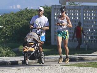 Juliano Cazarré com Letícia: malhação em casal