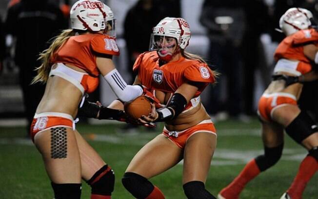 Com mulheres de lingerie, vai rolar o 'Super Bowl feminino' - Futebol  americano - iG