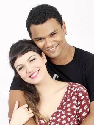Mariana Cortines e Land Vieira na peça 'Alice e Gabriel'