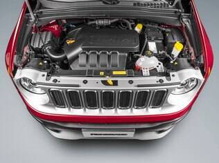 Jeep Renegade 2017 recebeu melhorias no motor 1.8, que agora tem sistema start-stop