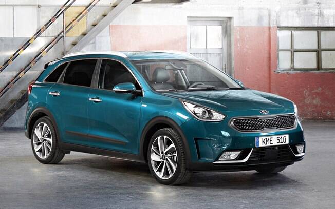 O SUV híbrido Kia Niro estará no Salão do Automóvel de São Paulo, ensaiando uma possível chegada ao Brasil. O SUV híbrido Kia Niro estará no Salão do Automóvel de São Paulo, ensaiando uma possível chegada ao Brasil.
