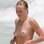A atriz Kate Bosworth toma um banho de mar sem a parte de cima do biquíni. Foto: Reprodução