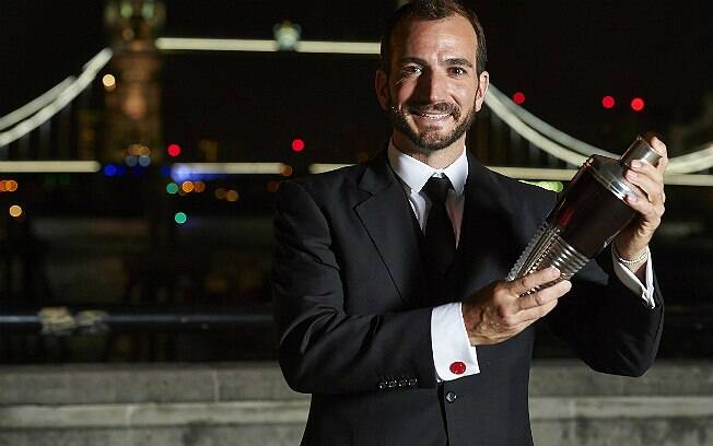 Charles Joly, do bar The Aviary, de Chicago (EUA), é o vencedor do World Class 2014
