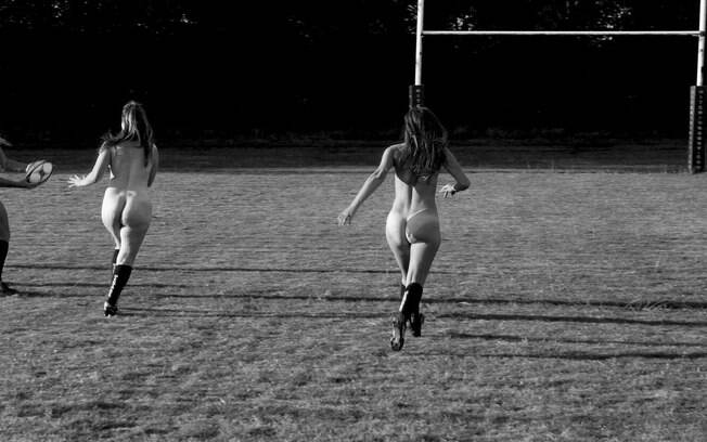 Jogadoras do Hitchin Ladies Rugby Club de rugby ficaram nuas para arrecadar fundos