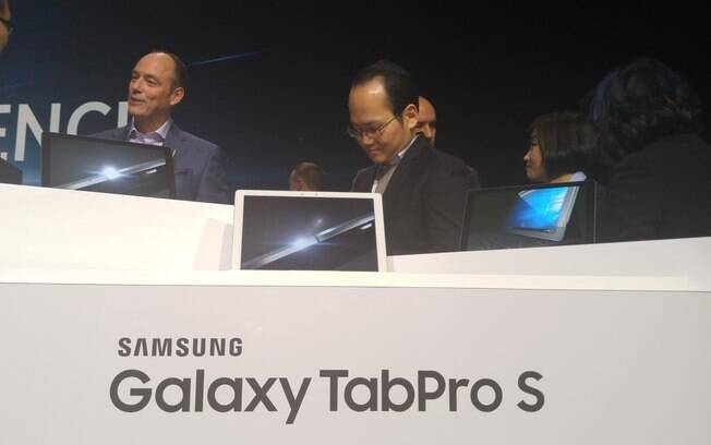 Galaxy TabPro S é o tablet profissional da Samsung de 12 polegadas que roda Windows