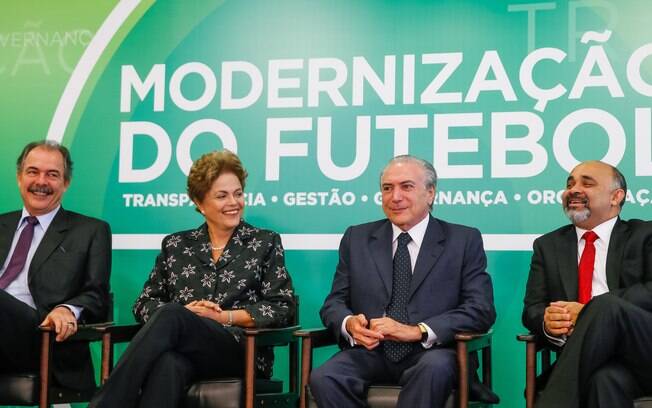 A presidente Dilma Rousseff inicia nova fase na comunicação com foco na melhoria da articulação política. Ela participou hoje do anúncio de Medidas de Modernização do Futebol, em Brasília