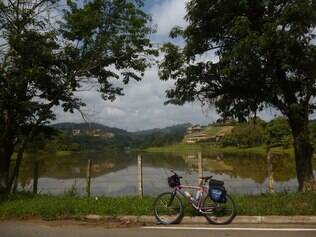 Viajar de bicicleta sozinha implica em riscos, que podem e devem ser minimizados por precaução e planejamento