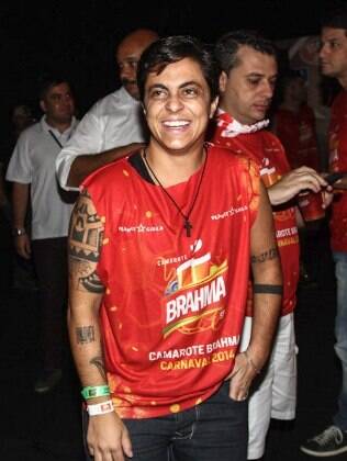 Thammy foi sem a namorada para a folia