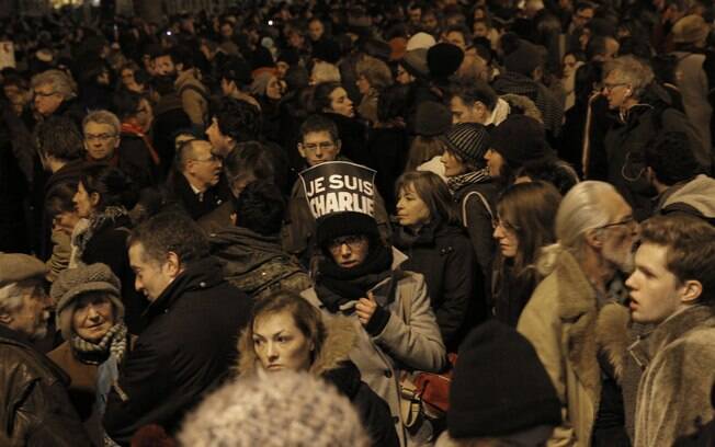 Após ataque, milhares vão às ruas por liberdade de expressão na França (07/01)

