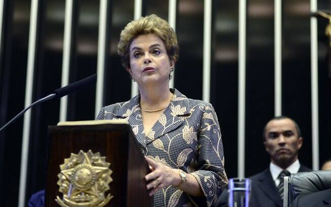 Dilma Rousseff durante abertura do ano legislativo no Congresso nesta terça-feira (2)