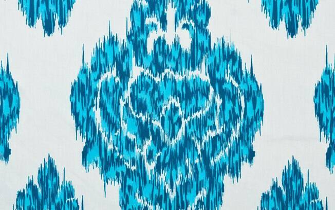 Tecido de algodão “Ikat Capri Turquoise”, na Entreposto, de R$ 198 por R$ 99 o metro