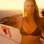 Maya Gabeira tem 25 anos. Ela chama a atenção pela qualidade do surfe e a beleza. Foto: Reprodução/Facebook