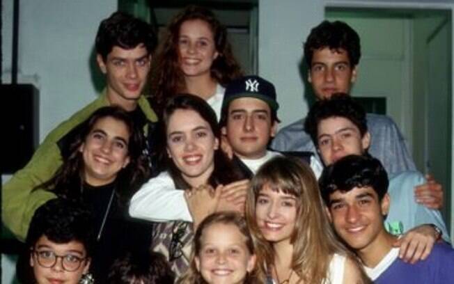 Carol com o elenco de 'Vamp', novela da Globo de 1991