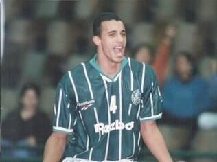 O central Levi Gomes atuou por várias equipes no Brasil, entre elas o Palmeiras