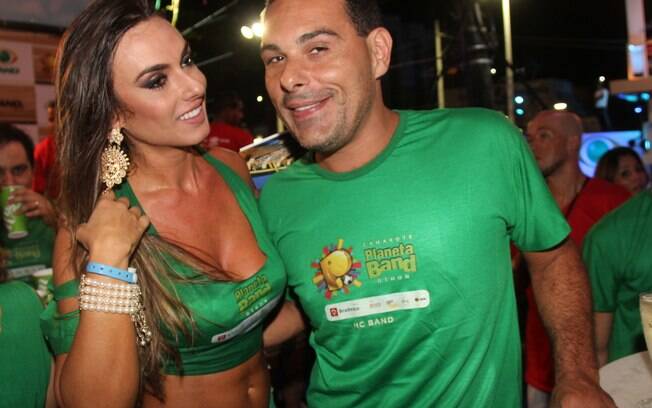 Nicole Bahls e Marcelo Frisoni curtem carnaval em Salvador