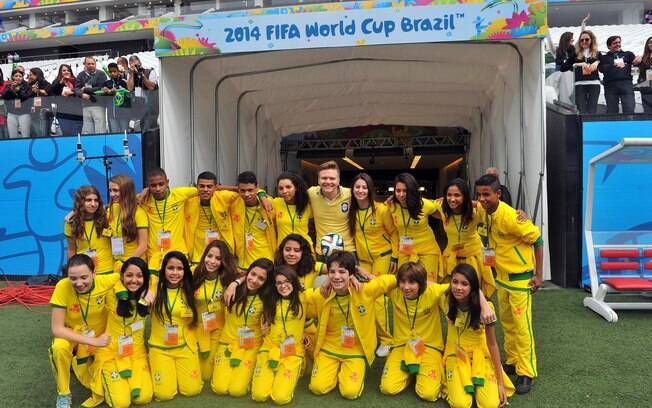 20 jovens terão a oportunidade de assistir ao jogo de abertura da Copa do Mundo
