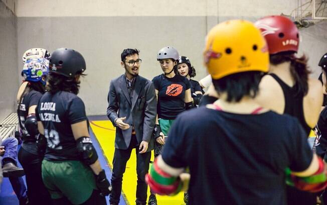 O técnico Denis Araque comanda os treinos
