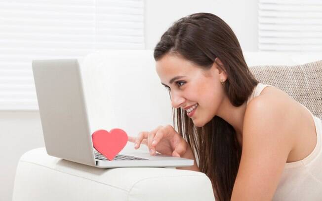 Chat em vídeo: use e abuse da tecnologia para falar com seu amor, mas não exagere