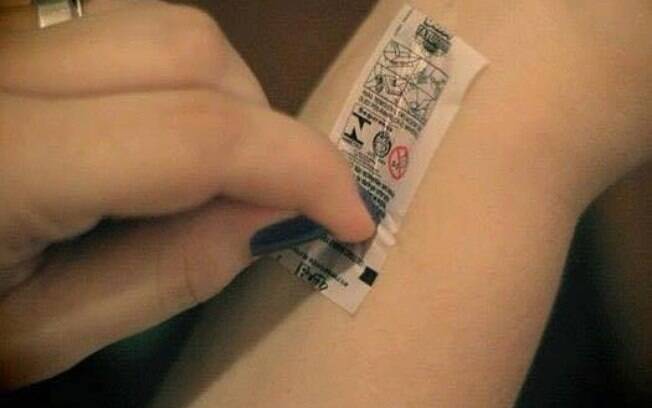 Tatuagem de chiclete.