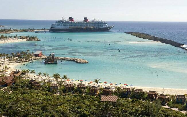 Disney Dream atraca na ilha particular Castaway Cay