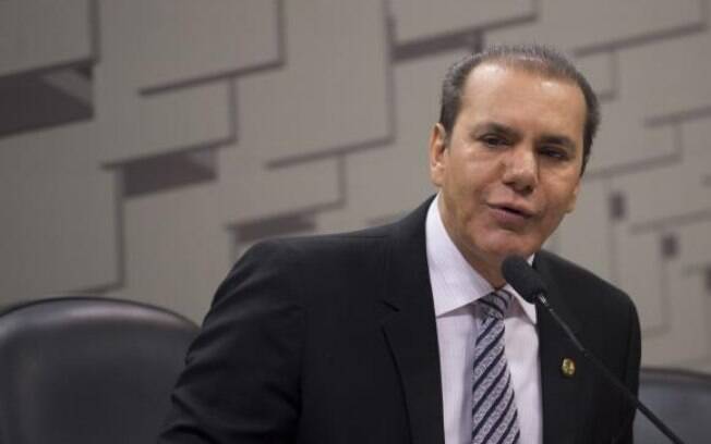 Senador Ataídes Oliveira é o relator do caso Delcídio do Amaral no Conselho de Ética do Senado