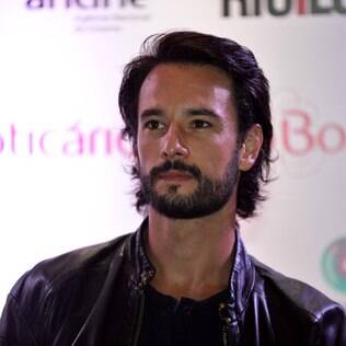 Rodrigo Santoro nega que tenha recebido para fazer a nova novela de Manoel Carlos