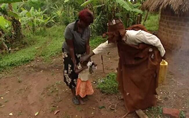 Sacrifício infantil: até 2009, vários pais e parentes foram detidos em Uganda acusados ​​de vender crianças para sacrifício humano. Foto: Reprodução/Youtube