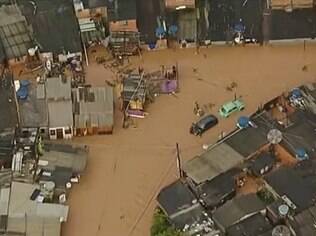 Osasco está com alagamentos e sob estado de alerta devido a chuva forte na região