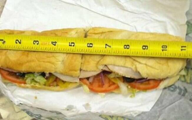 Australiano tira foto de sanduíche do Subway e prova que é menor que propaganda 
