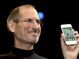 Lançado em junho de 2010, o iPhone 4 manteve a Apple à frente no mercado de smartphones