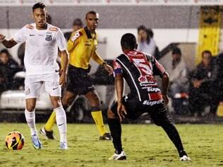  Santos empata, mas elimina o Joinville