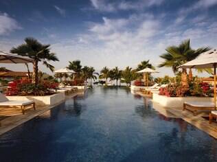 Uma das piscinas do hotel St. Regis, em Punta Mita, um dos mais luxuosos da Riviera Nayarit