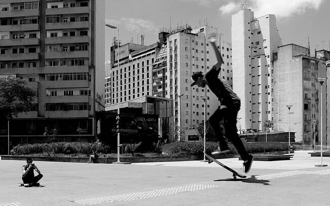 Desde a reforma, em 2012, a Praça Roosevelt virou ponto de encontro de skatistas