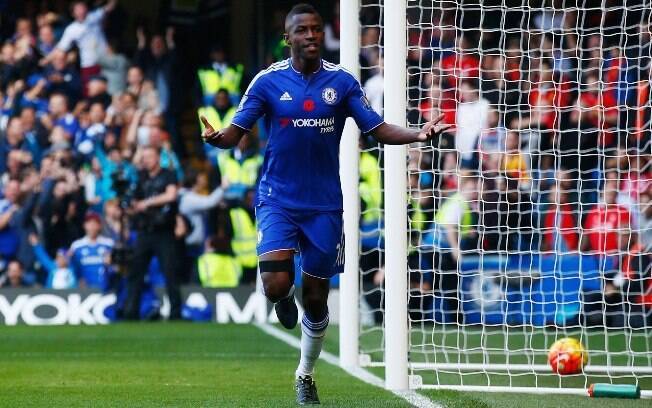 Ramires se despediu do Chelsea rumo à China