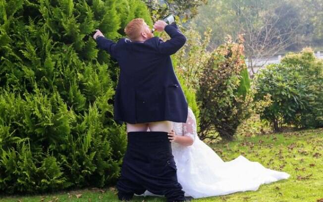 Gareth e Toni se casaram em outubro e decidiram ir além em uma foto de casamento do ensaio tradicional