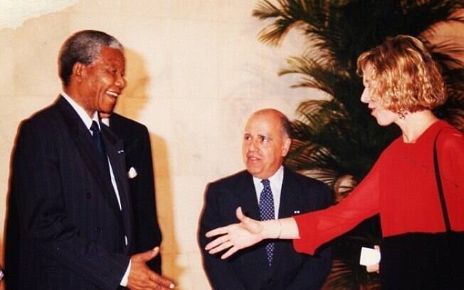 Marília Gabriela relembra encontro memorável com Nelson Mandela e deseja melhoras ao ex-presidente sul-africano
