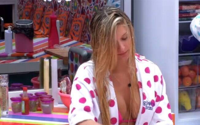 Tatiele critica Roni