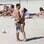 Daniele Suzuki curte dia de praia com o marido e o filho, Kauai. Foto: AgNews