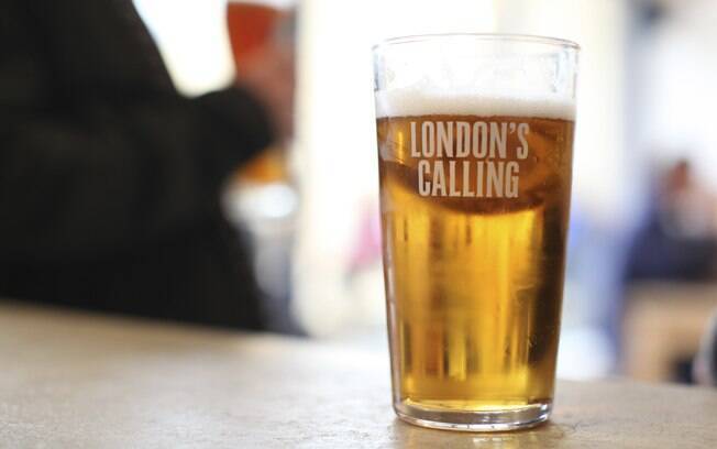 A cervejaria Camden Town abriu recentemente um bar in loco, em Londres